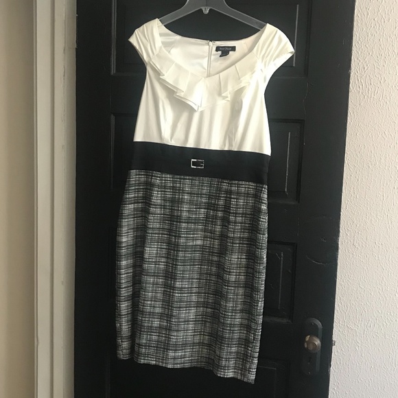White House Black Market Dresses & Skirts - Mixed Media White House Black Market Work Dress